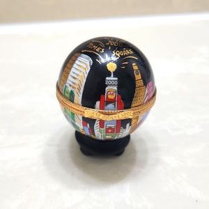 Times Square 2000, Les Ateliers de LIMOGES FRANCE, Black Decorative Egg, Ball